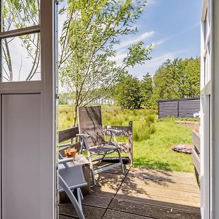 Nature Lovers Your Own Island Daire Wijdewormer