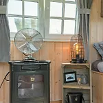 Nature Lovers Your Own Island Daire Wijdewormer